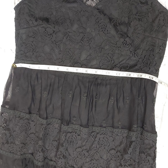 Rebellion Lace Floral Dress - Picture 11 of 14